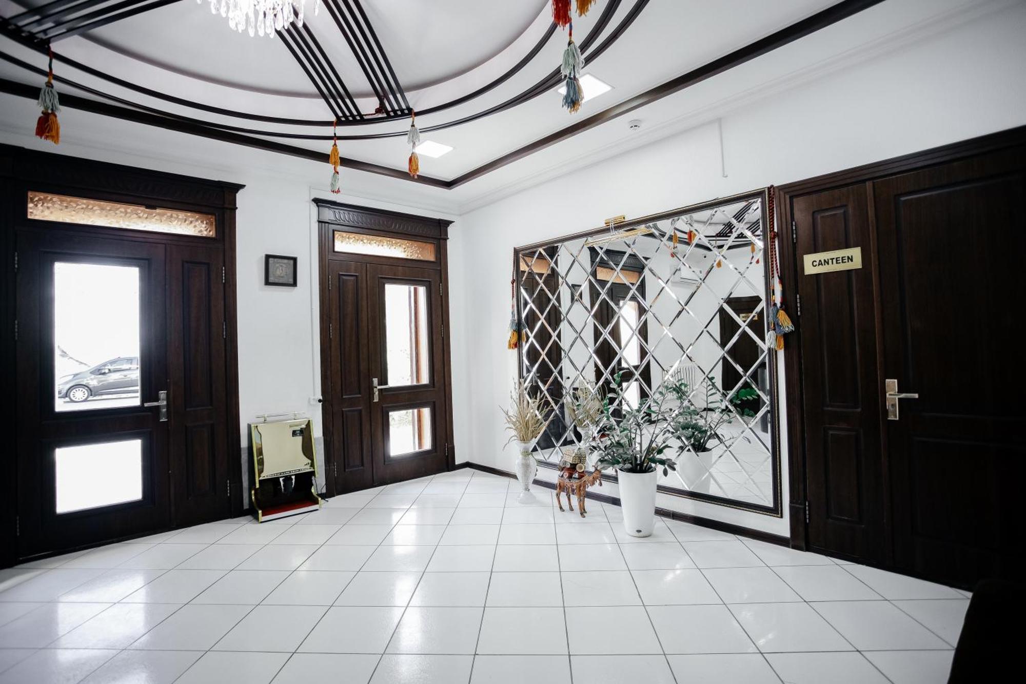 Karakalpak Palace Hotel Νούκους Εξωτερικό φωτογραφία